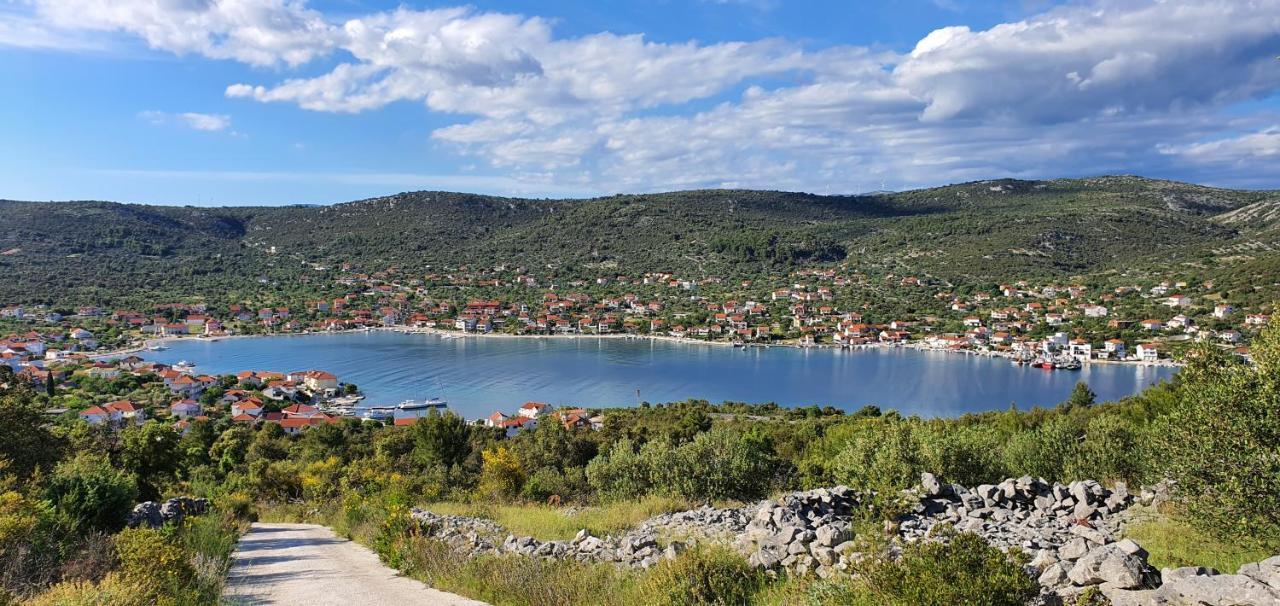 Apartments Anka Vinisce Bagian luar foto