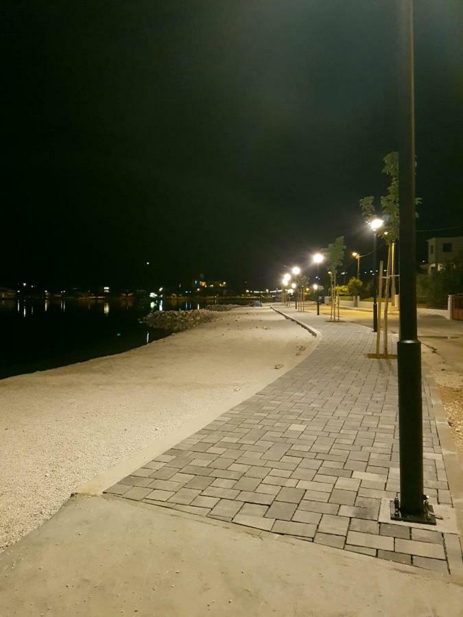 Apartments Anka Vinisce Bagian luar foto